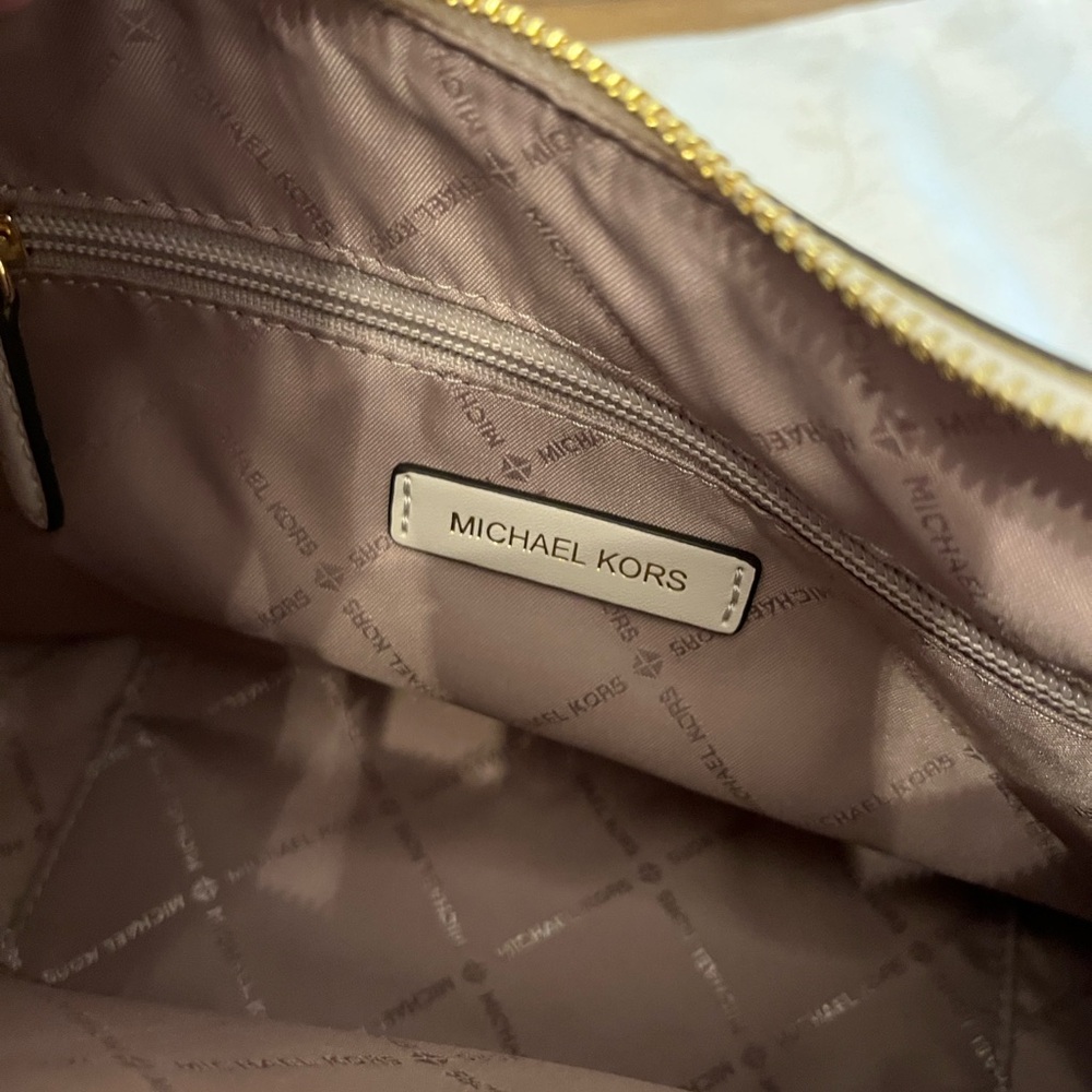 Michael Kors Cream Shoulder Bag with Gold Accent - Picture 11 of 16